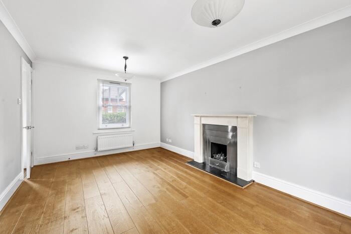 House in Epping Forest, Ongar - More
