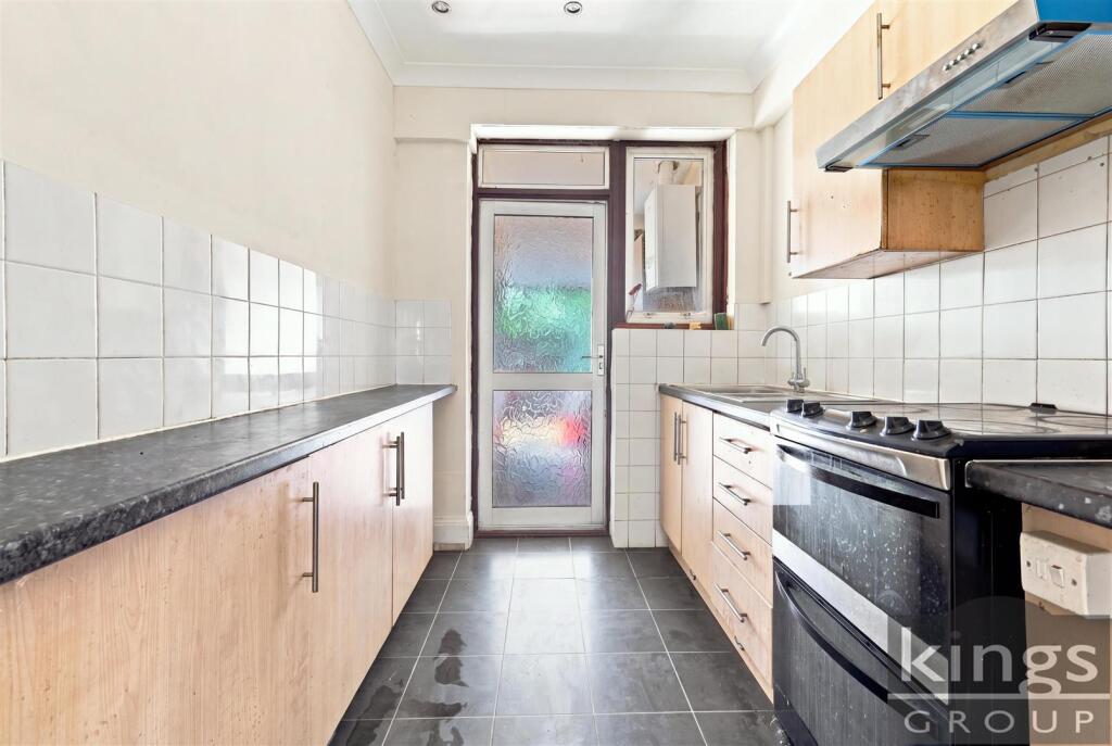 House in London, Southbury - View 5