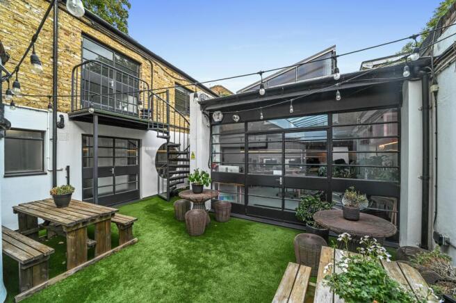 22A Arlington Way