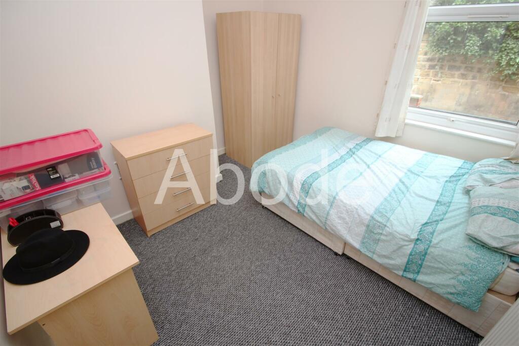Regent Park Terrace, Hyde Park, Leeds – pohled 2