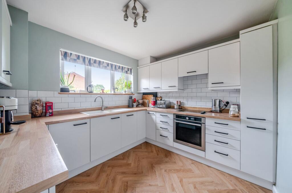 Falcon Way, Thornbury, BS35 photo 4