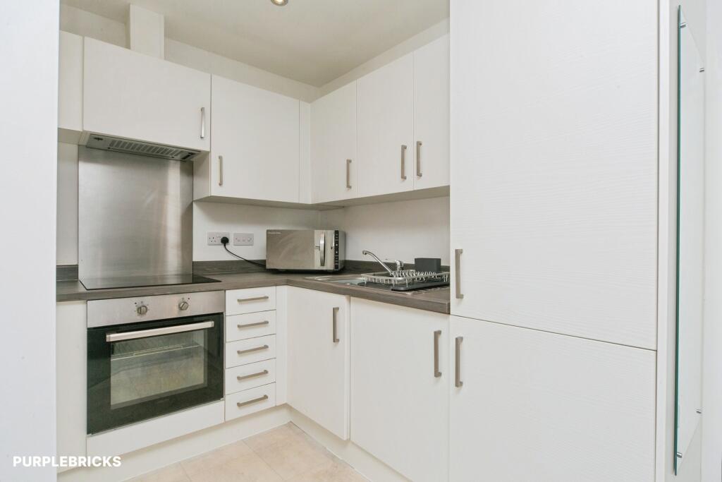 Apartment in Bangor, Glanadda - View 2