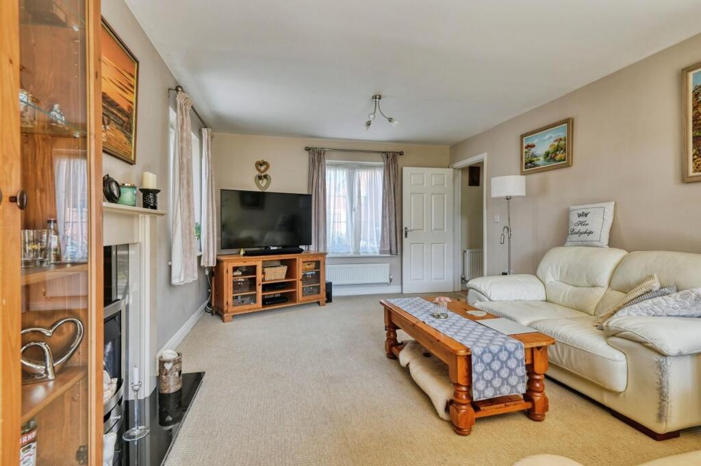 House in Tamworth, Wilnecote - View 3