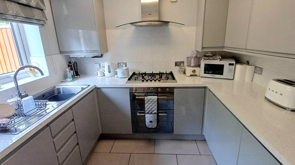 Somerset Avenue, Blackpool, FY1 5RE photo 3