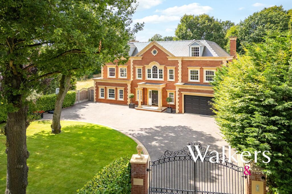 6-bed detached on Heronway, Hutton Mount, £4,000,000