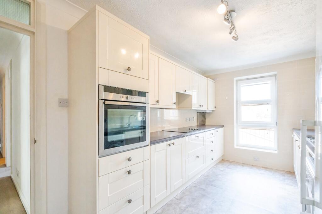 Apartment in Portsmouth - View 3