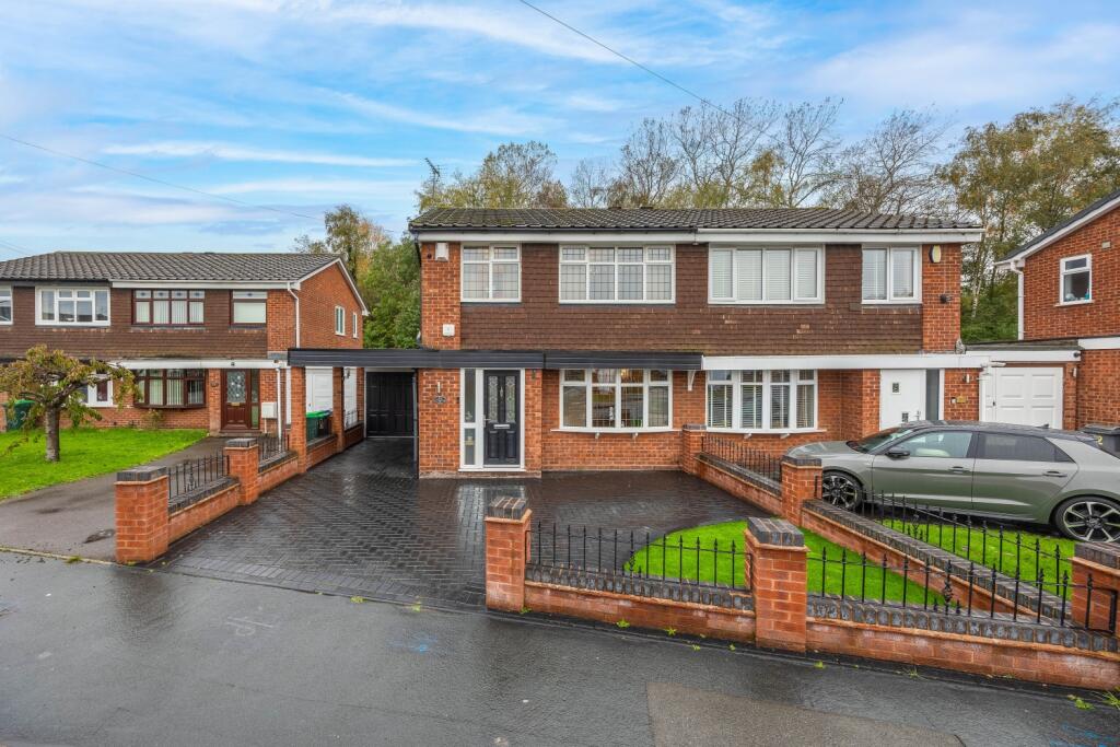 3-bed semi-detached on Belmont Close, Tipton, West Midlands, DY4, £300,000