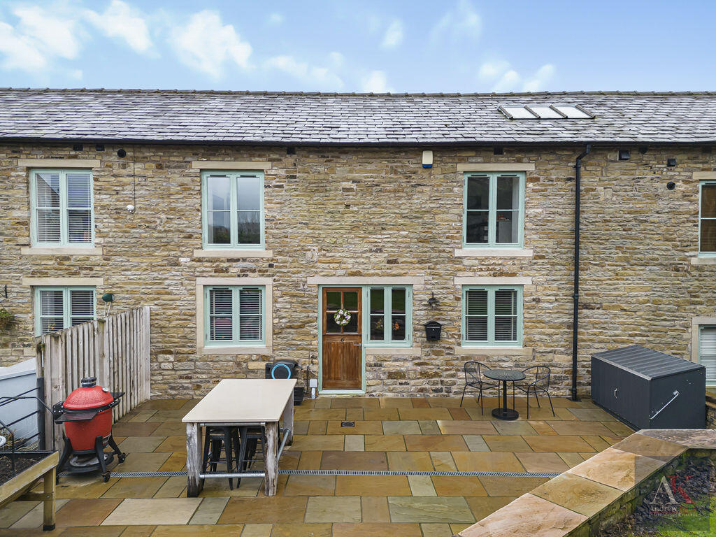 Main image of property: Birchinley Lane, Milnrow OL16 3DG