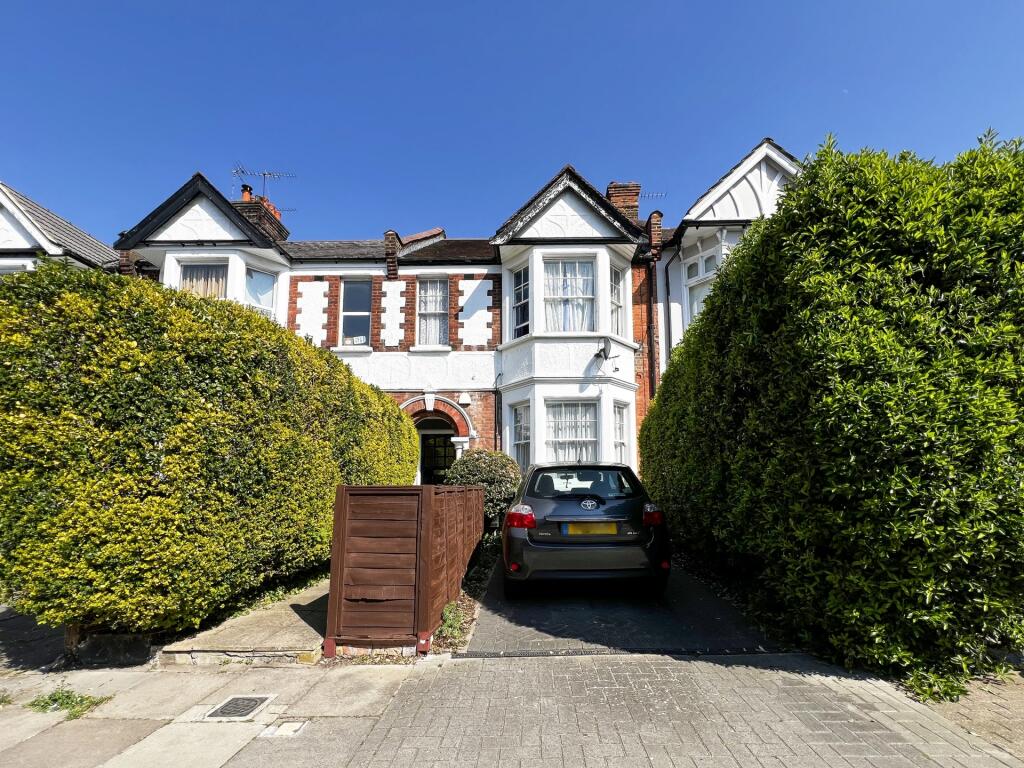 Apartment in London, Brondesbury Park, Brondesbury - More
