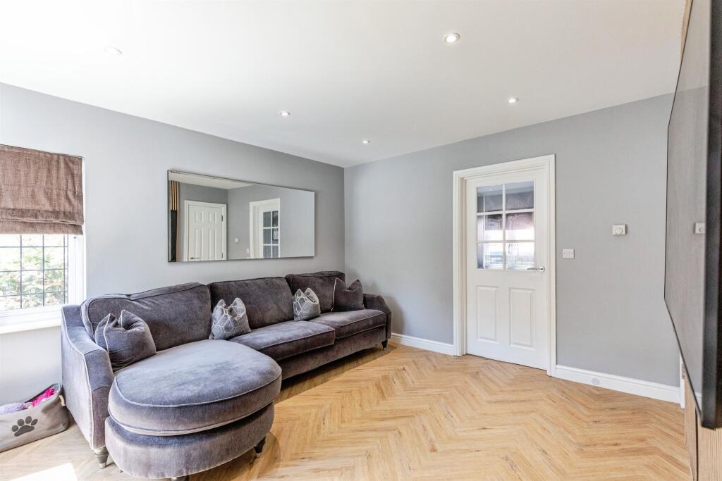 House in Rushden, North Northamptonshire - View 6