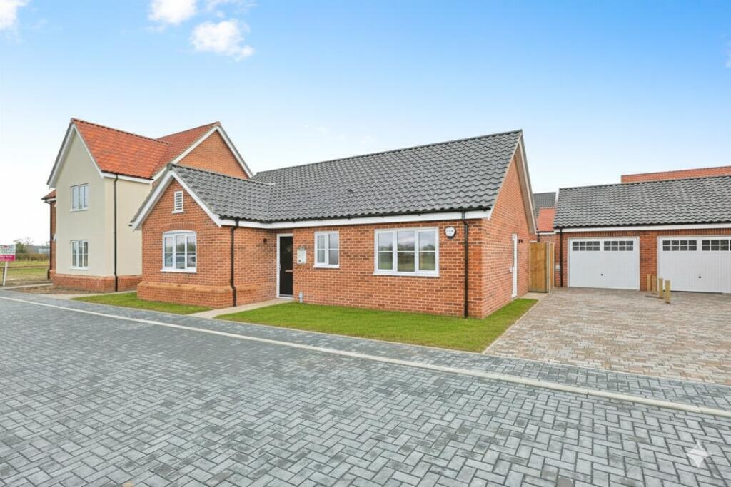 Main image of property: Roundhouse Way, Yaxham, Dereham