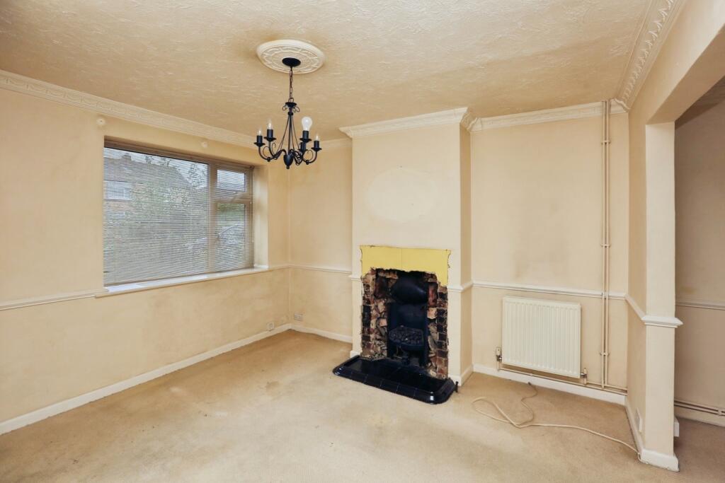 House in Eastleigh, Chandler's Ford - View 4