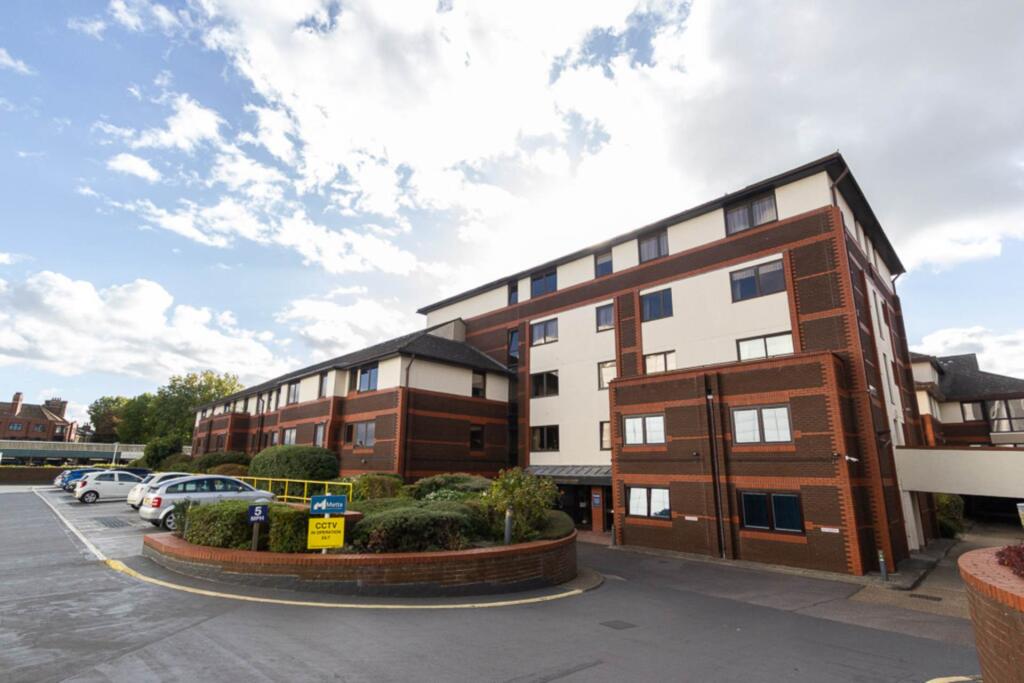1-bed house on Sunningdale Court, Gordon Place, £90,000