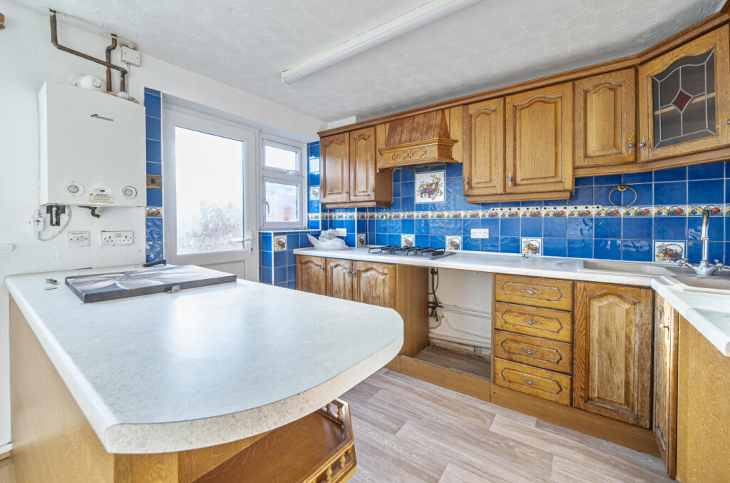 Tennyson Avenue, Houghton Regis, Dunstable photo 3