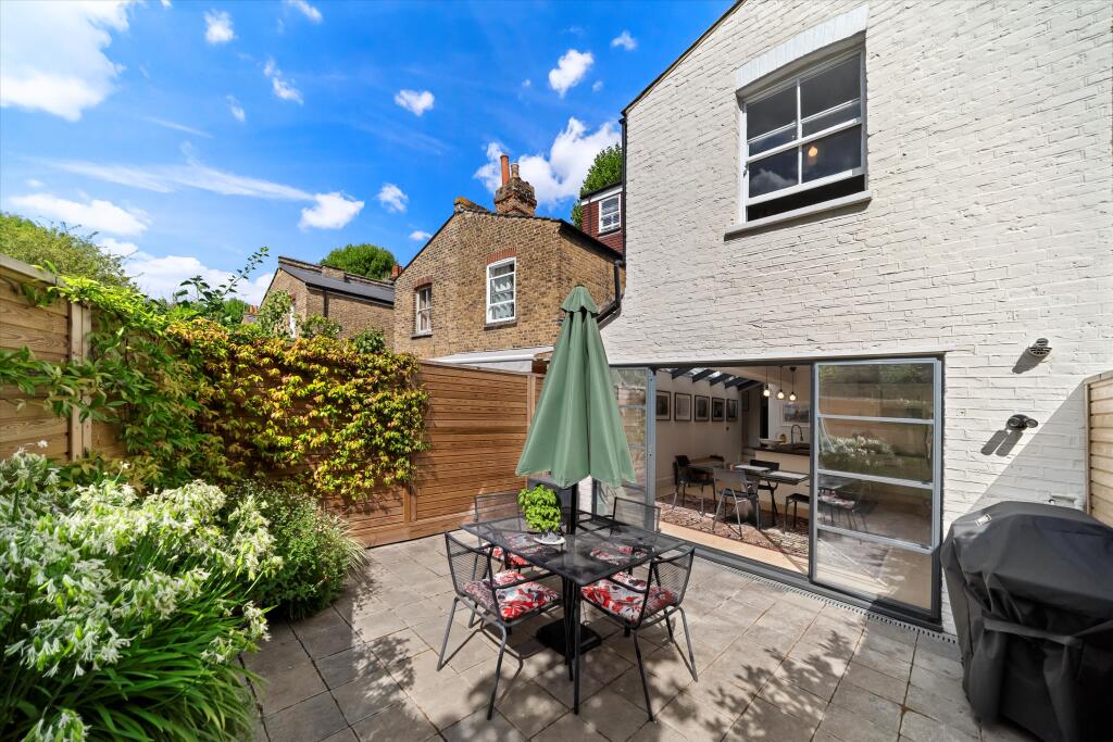 House in London - View 4