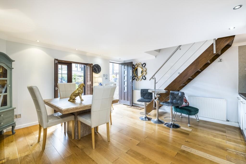 2 bedroom semi-detached house for rent