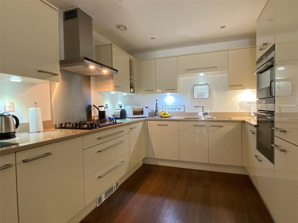 Woolf Drive, Wokingham, Berkshire - View 5