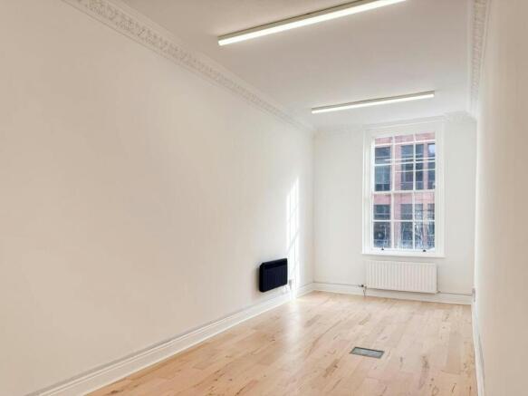 Kings Court_office to let_altrincham-21.jpg