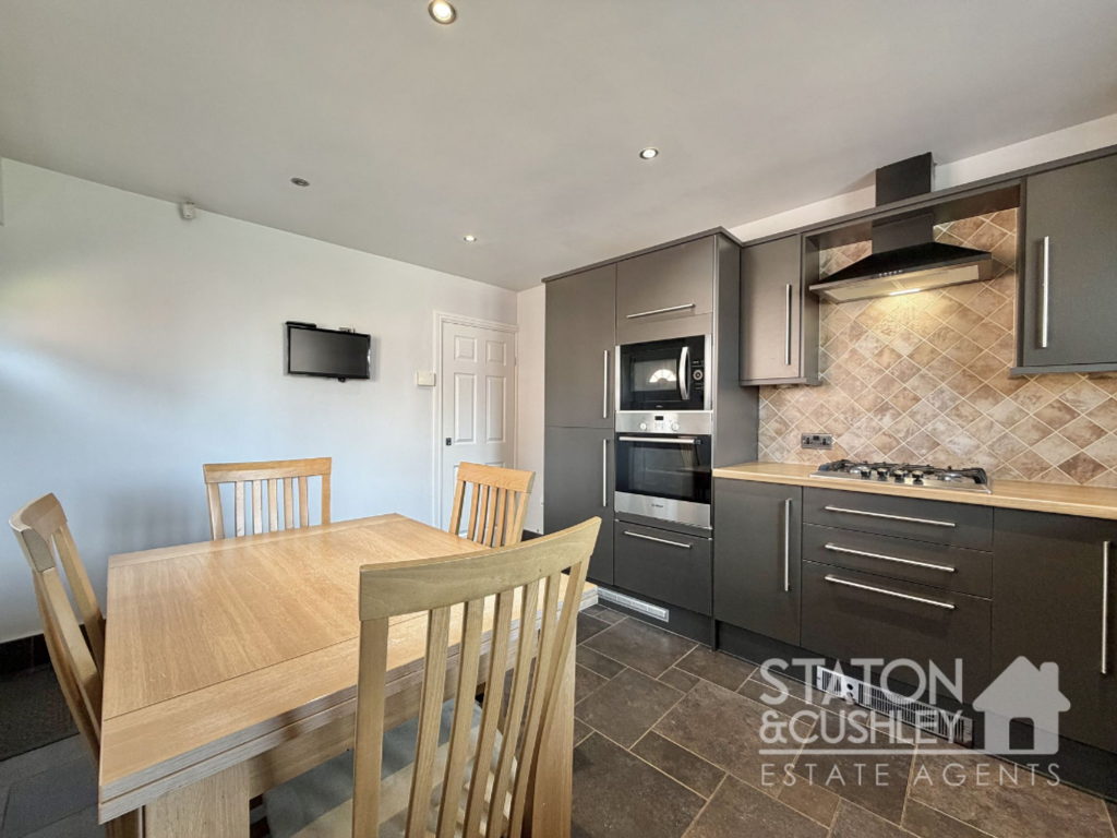Woodside, Sutton-In-Ashfield, NG17 - View 5
