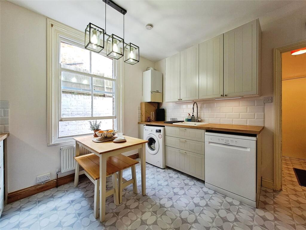 Apartment in Canterbury - View 5