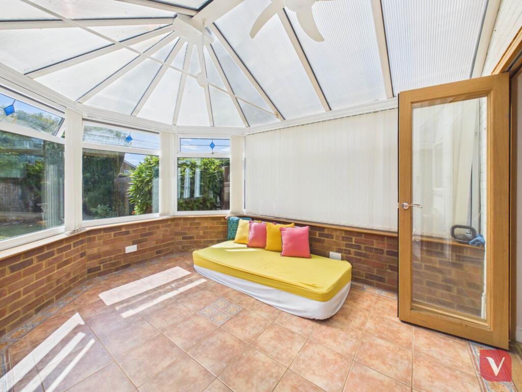 House in Luton - View 5