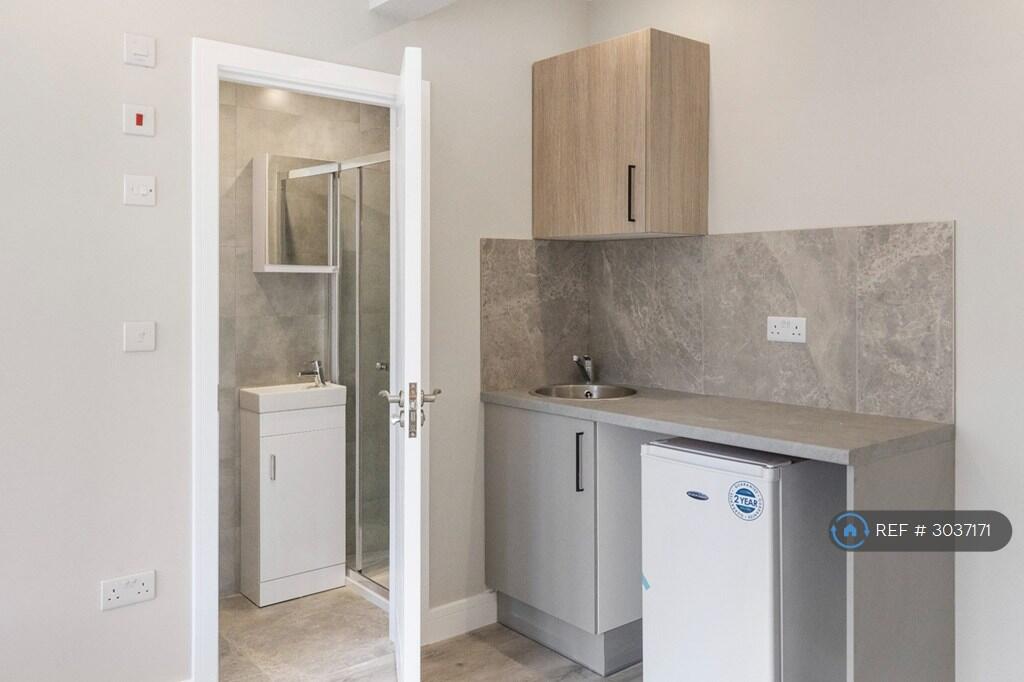 Apartment in London, Edgebury, Eltham - View 3