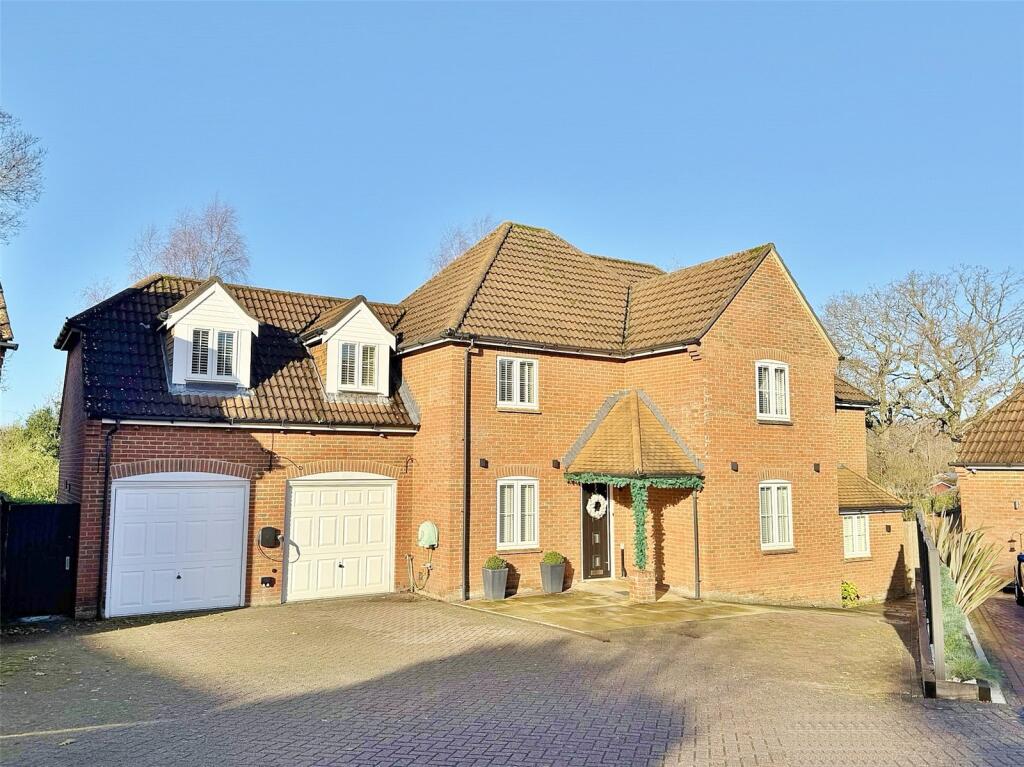 5-bed detached on Little Dewlands, Verwood, Dorset, BH31, £800,000