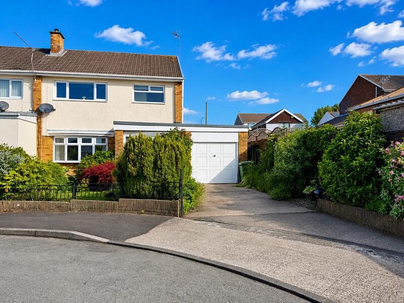 House in Cardiff, Llantwit Fardre - View 5