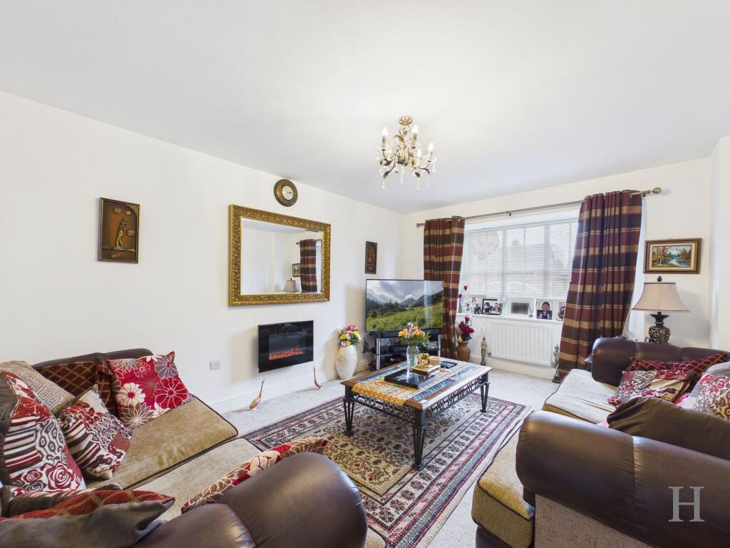 Aylesbury Close, Altrincham, WA14 photo 2