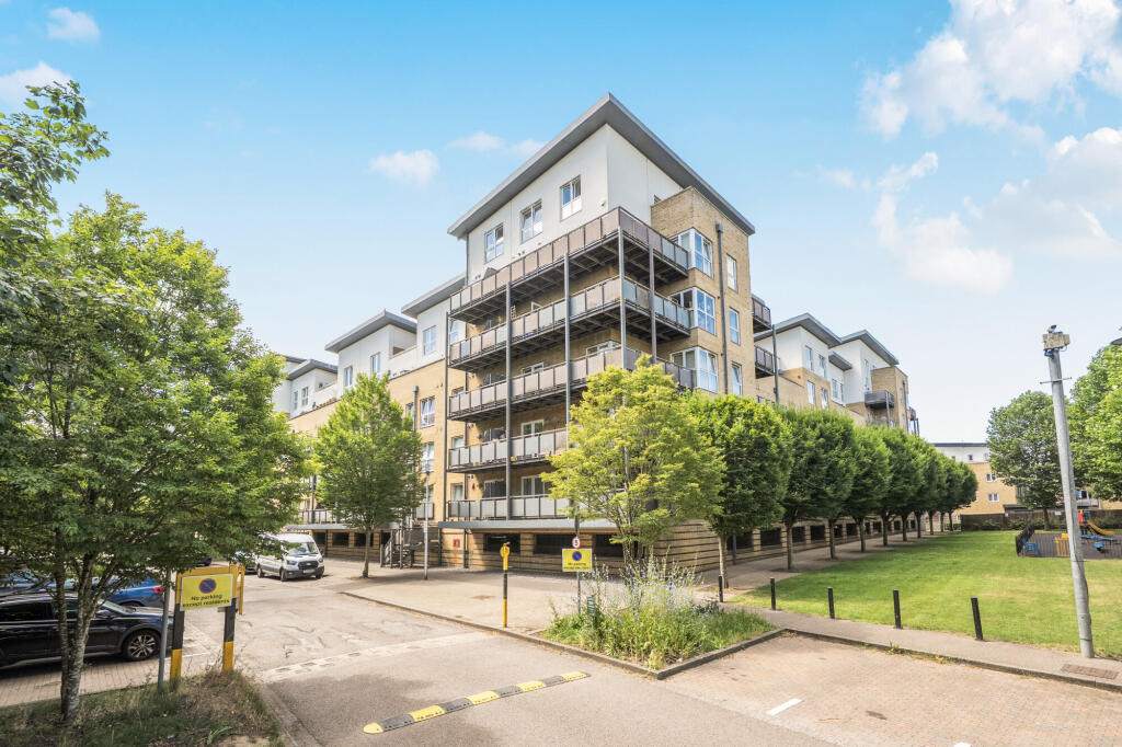 Main image of property: Metropolitan Station Approach, Watford, WD18