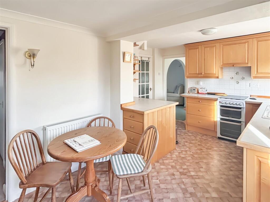 Ash Tree Close, Wellesbourne photo 3