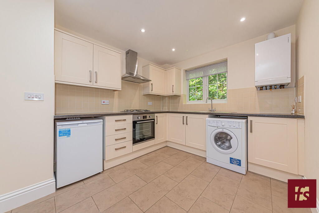 Apartment in Reading - View 3