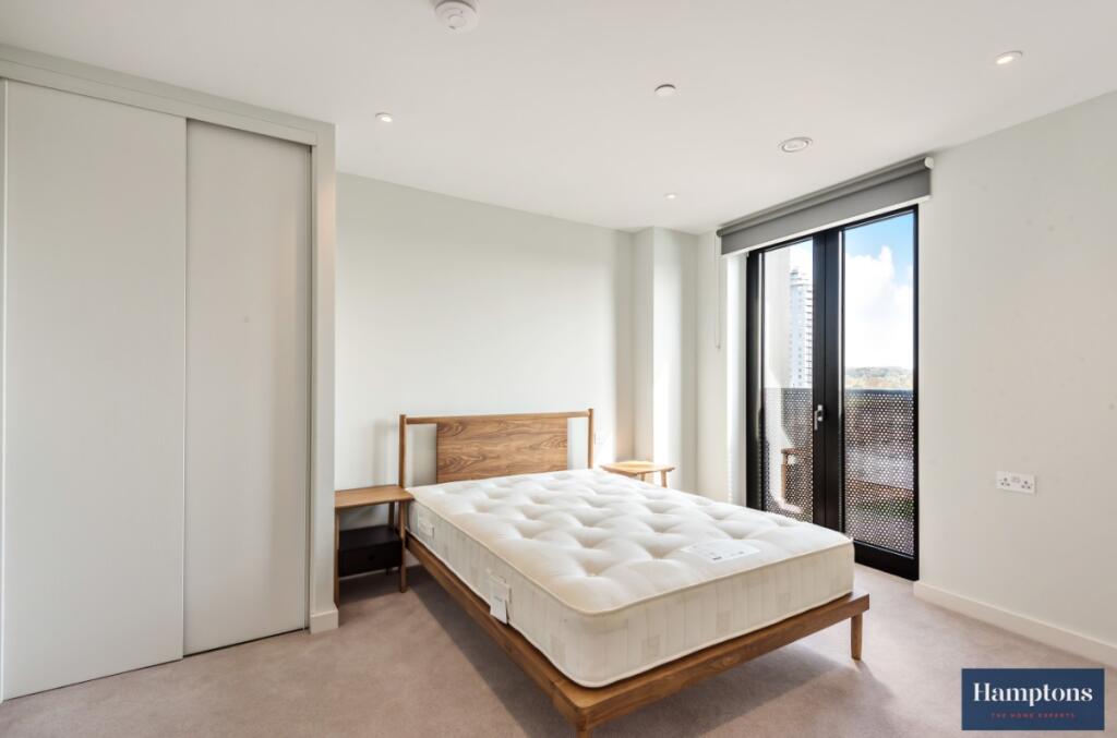 Apartment in Croydon - View 5