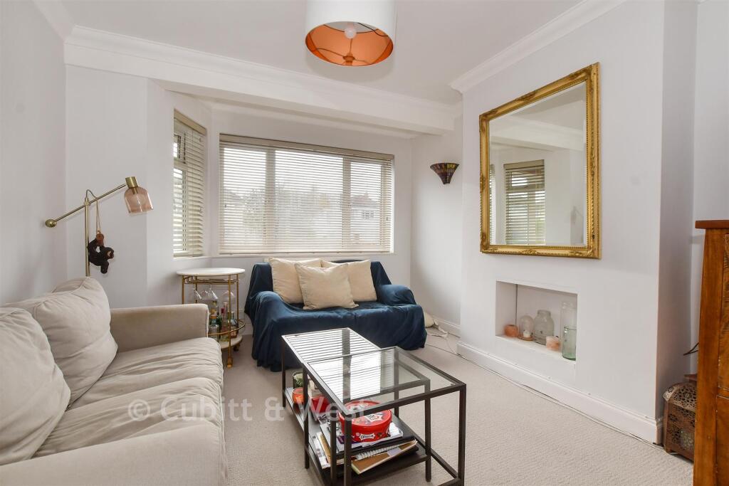 House in Worthing, West Sussex - View 2