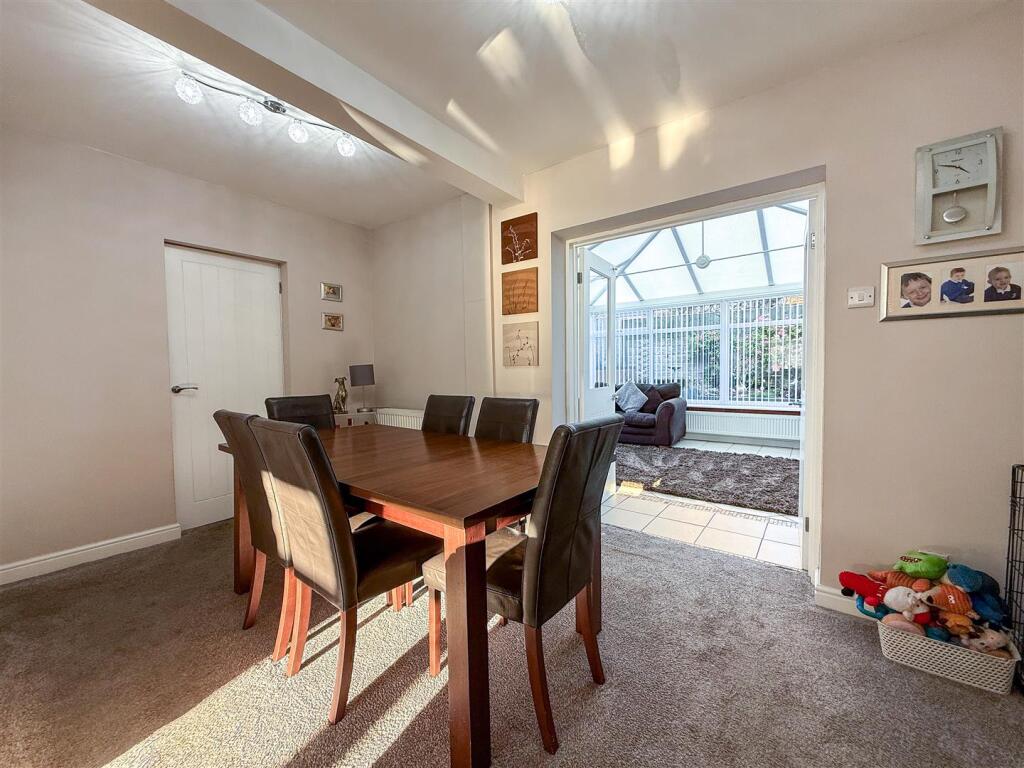 Southborough Crescent, Bradeley photo 4
