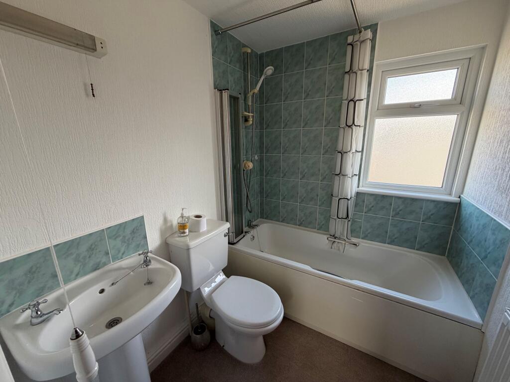 House in Maidstone, Yalding - More