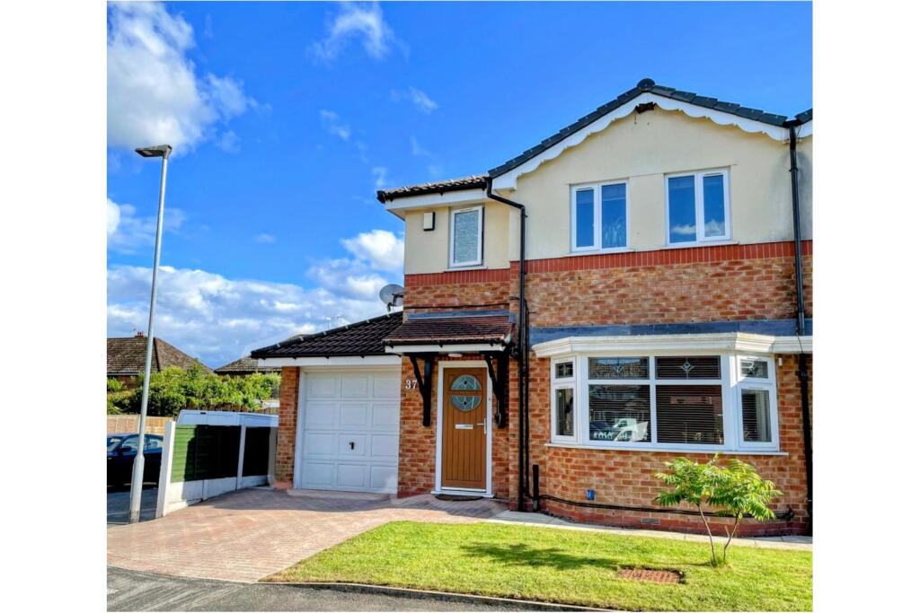 3-bed semi-detached on Albert Drive, Manchester, M45, £313,000