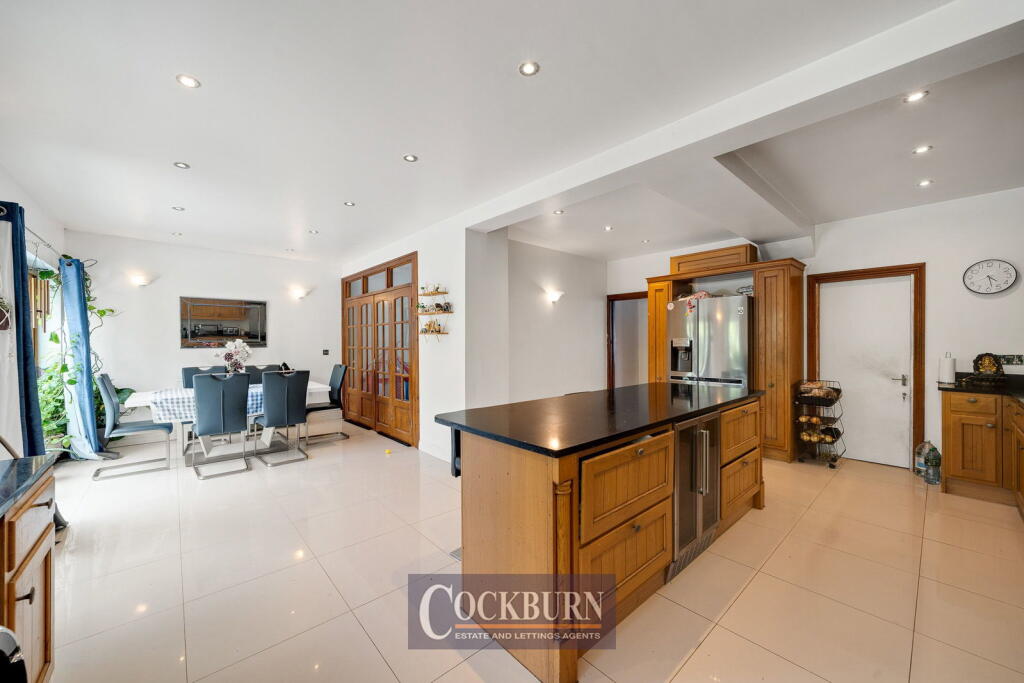 House in London - View 5