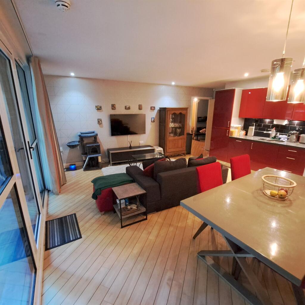 Apartment in Maidstone, Kent - View 4