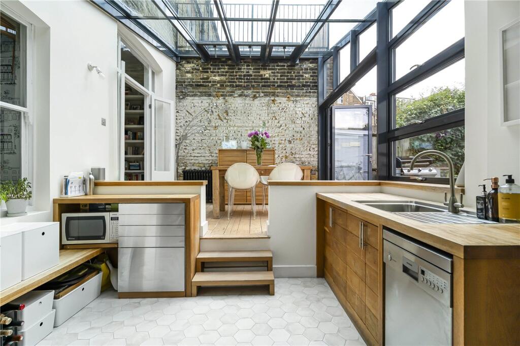 Apartment in London, Ferme Park, Stroud Green - View 2
