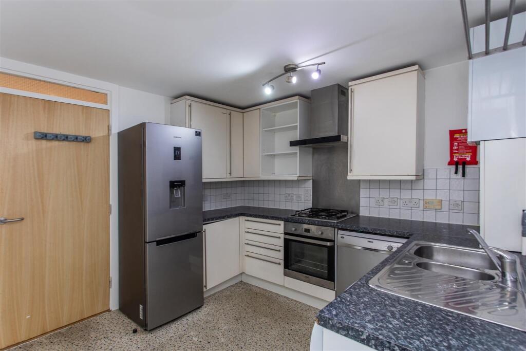Apartment in London - View 6