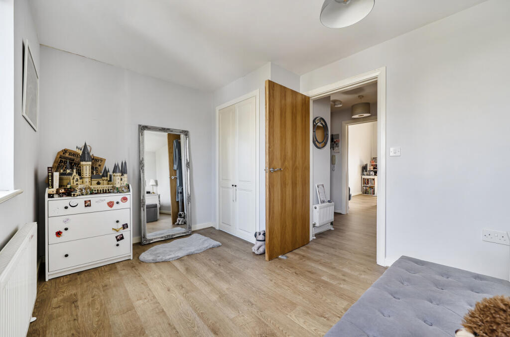 Apartment in Southampton - View 5
