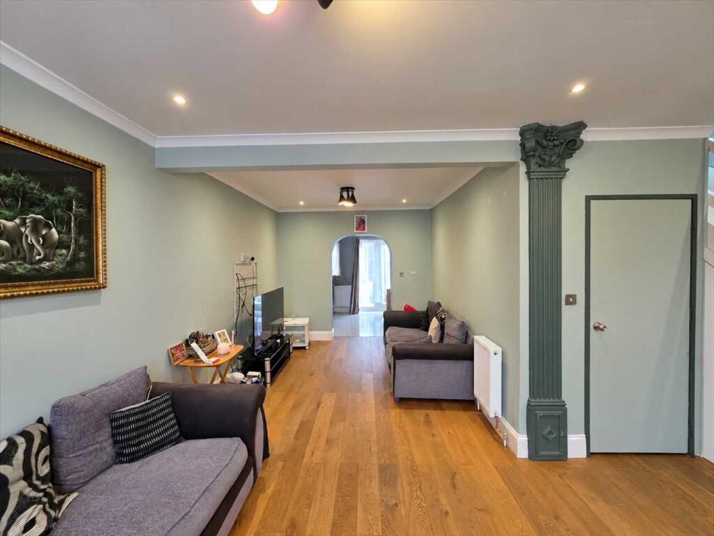 House in London - View 2
