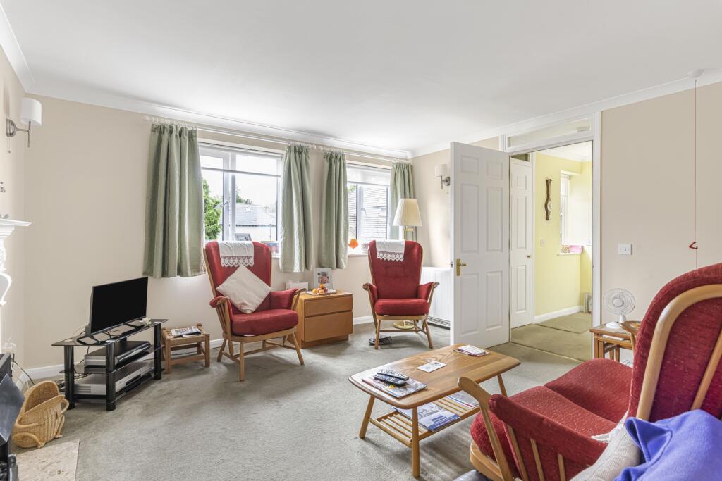 Apartment in London, Broom Hill, Goddington - View 2