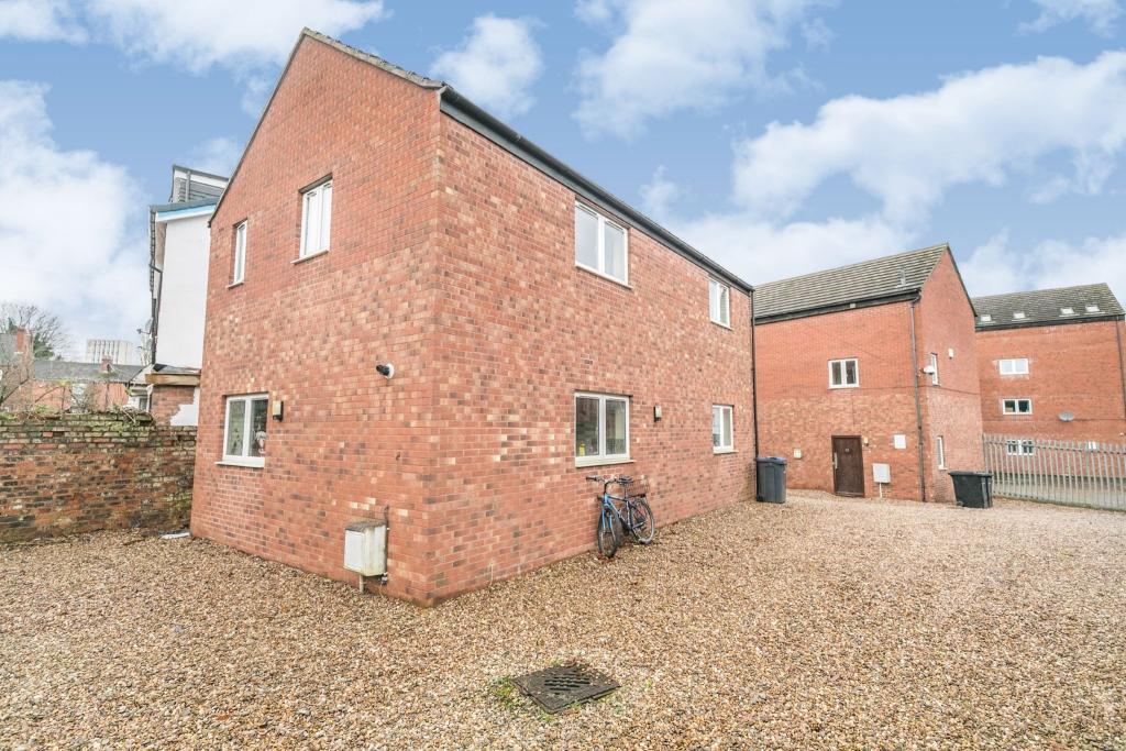 4 bedroom detached house for rent