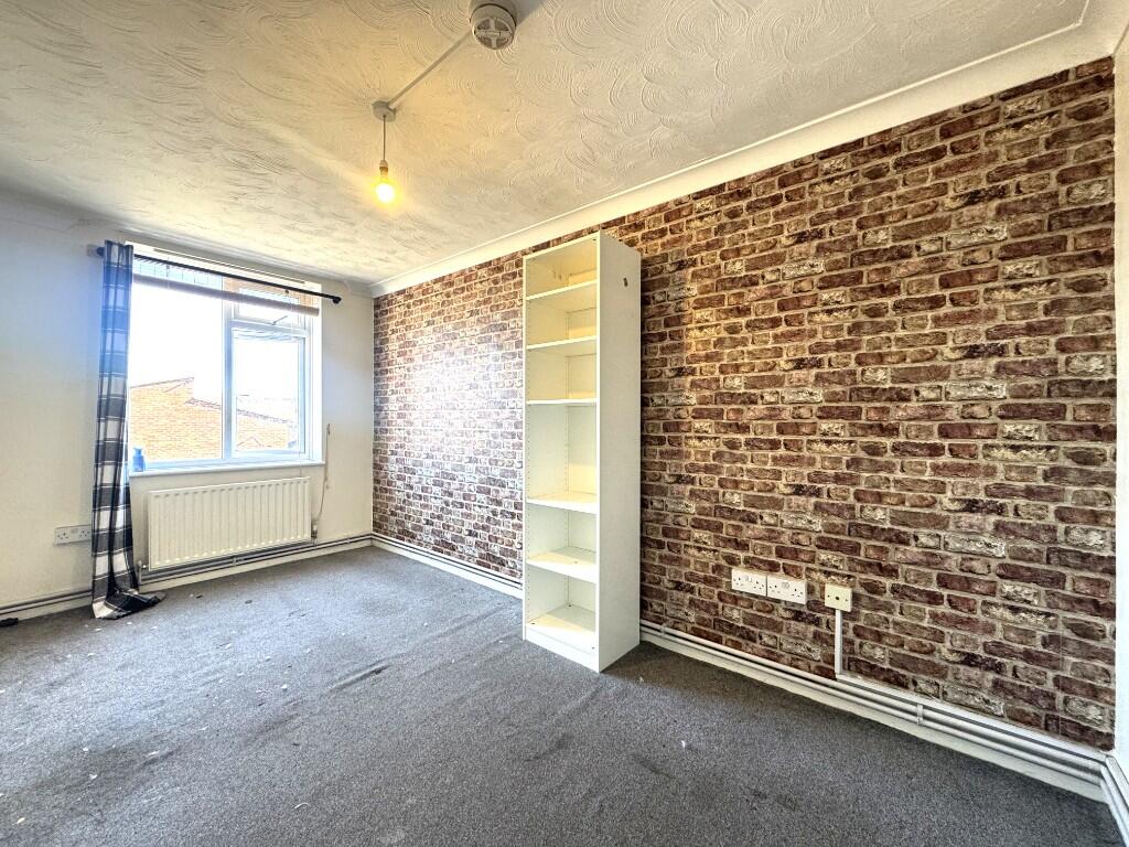 Main image of property: Room 3, Long Banks, Harlow, Essex, CM18