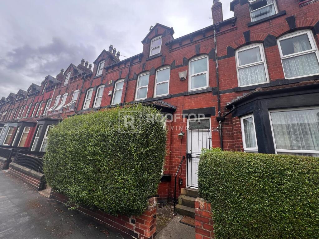 House in Leeds, Hyde Park - View 2