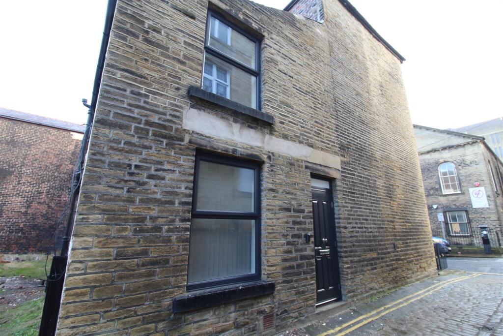House in Calderdale, Well Head, Boothtown