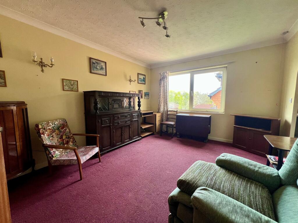 Apartment in Cardiff, Llanishen - View 5
