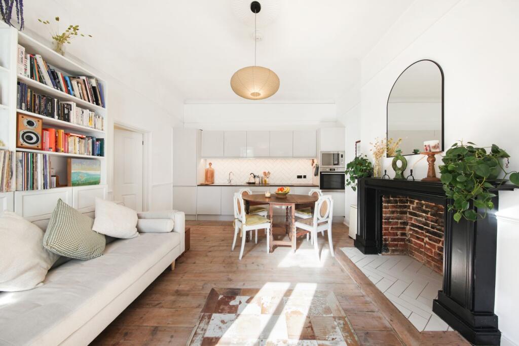 Apartment in London - View 2